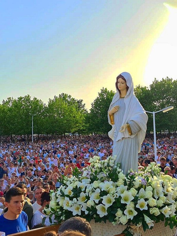 Maria Medjugorje - Menschen mit Liebe in ihrem Herzen - überregional